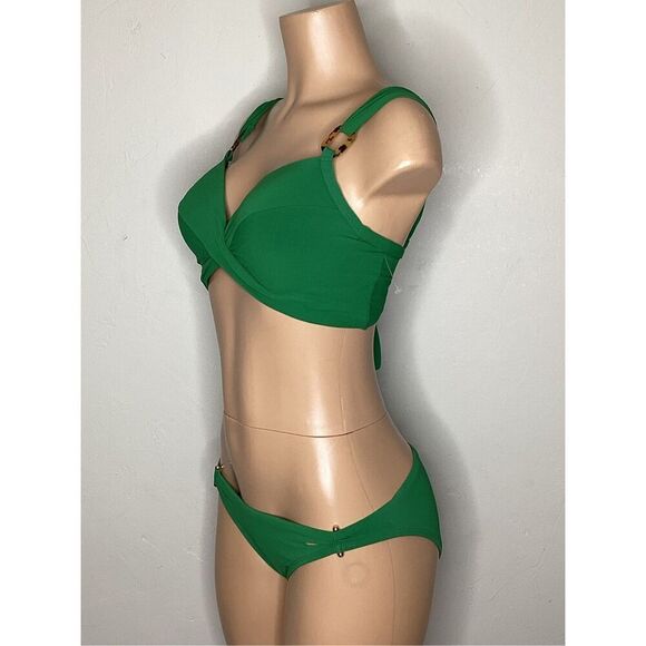New. Robin Piccone green bikini. D cup-top/ M- bottom. Retails $215 - Picture 5 of 8